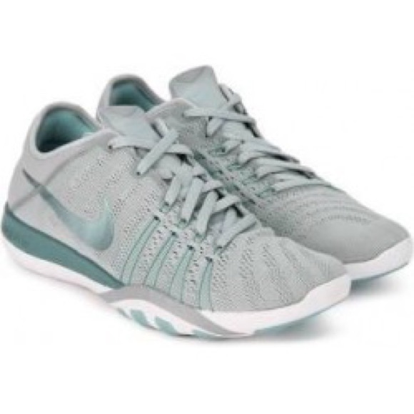 nike tr 6 trainers